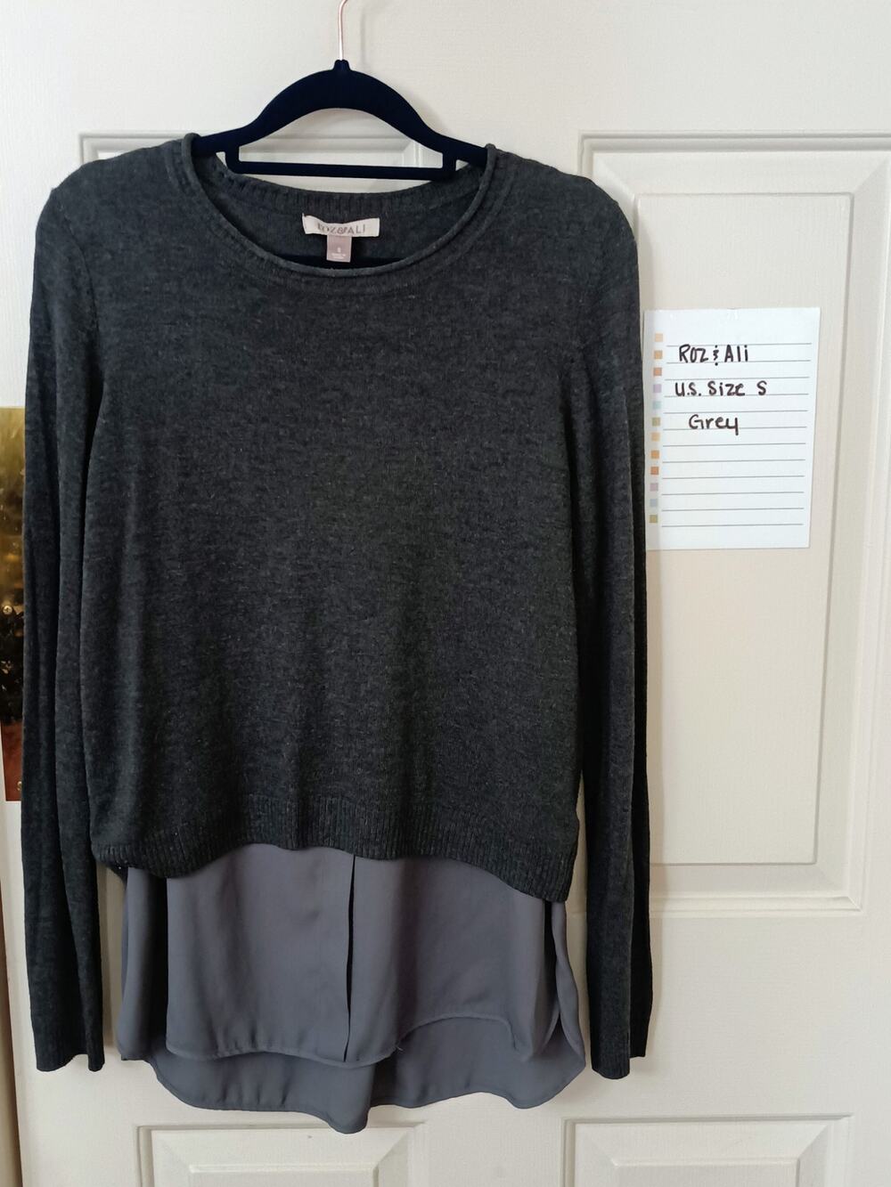 Roz & Ali - Cozy Soft Gray Layered Sweater Blouse Top - Sz S - NWOT